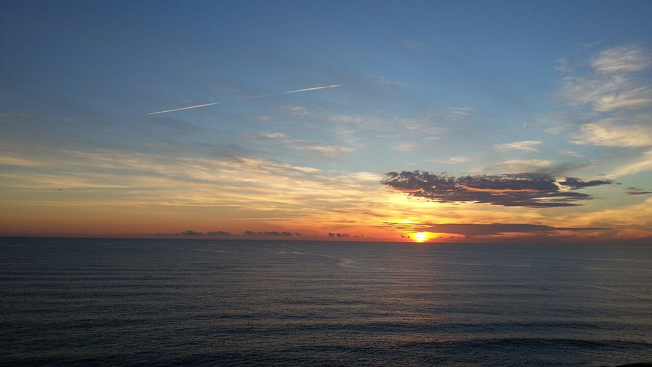 Nascimento do sol na Praia de Guaratuba