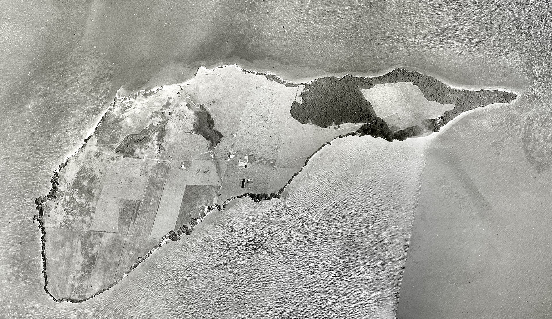 Motuhoa Island