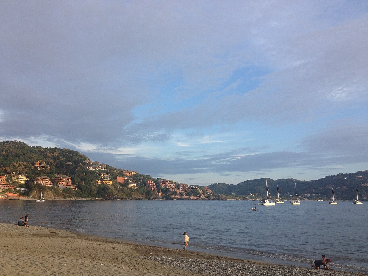 Playa La Ropa, Zihuatanejo - panoramio