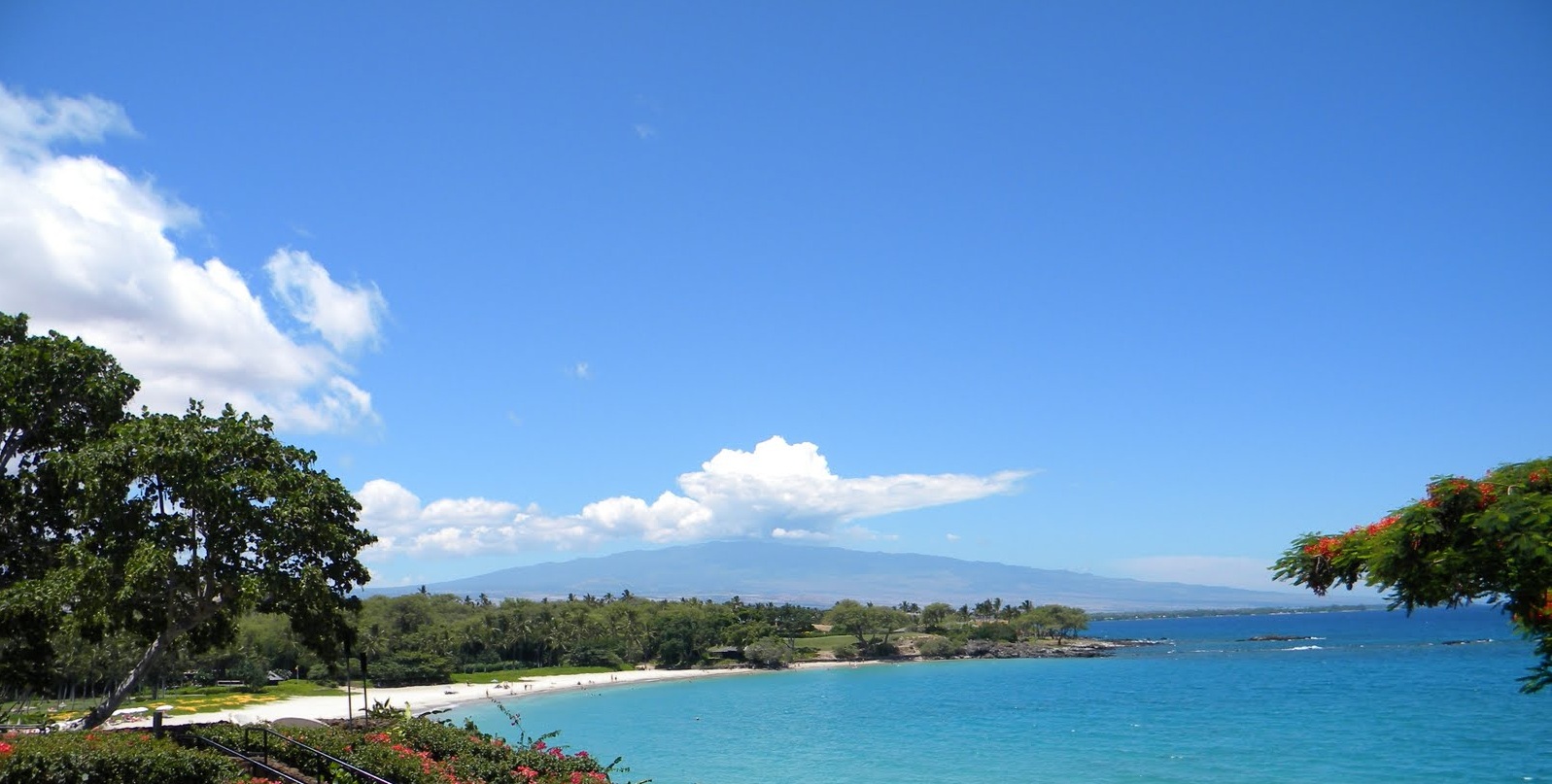 Kaunaʻoa Bay