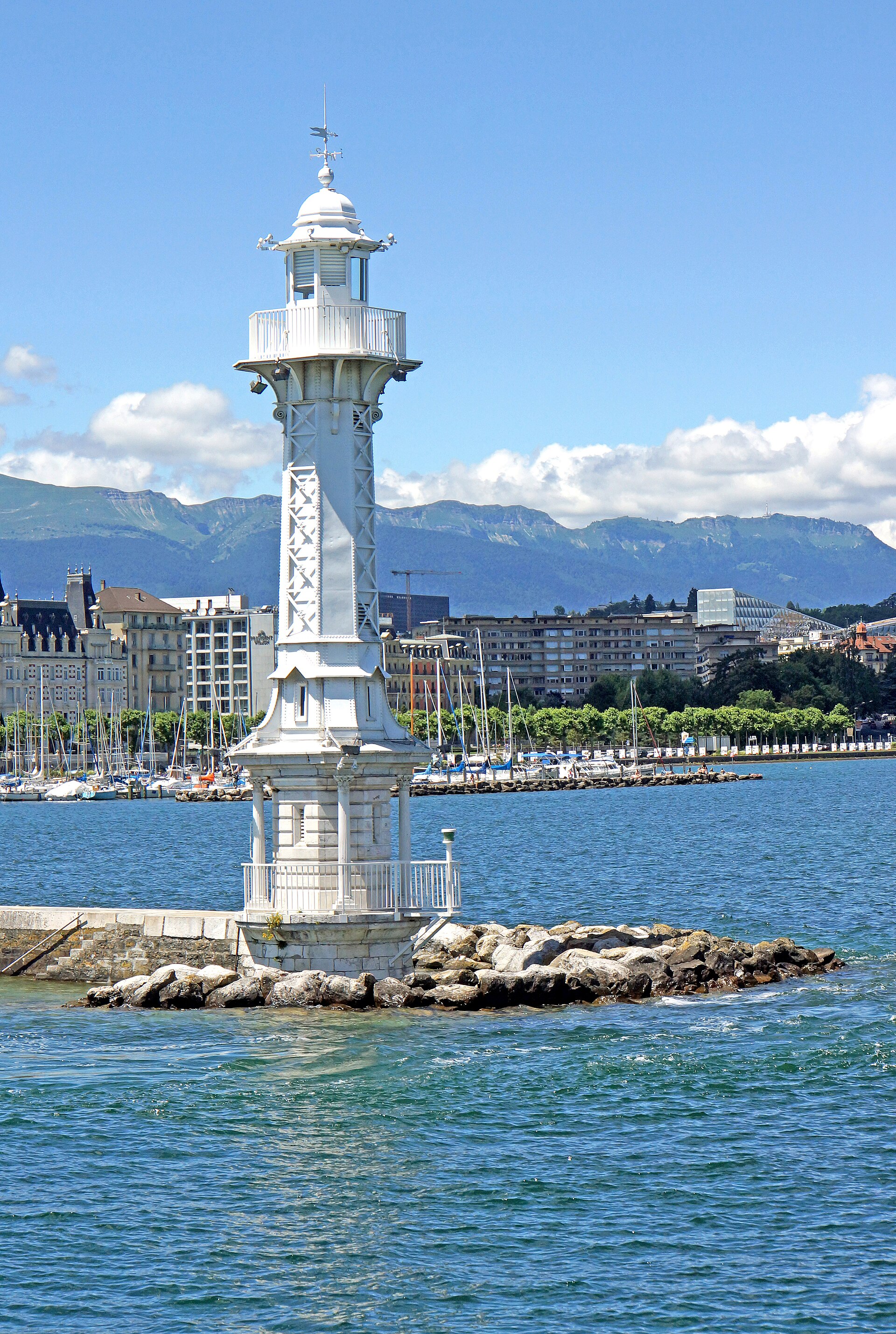 Phare des Pâquis
