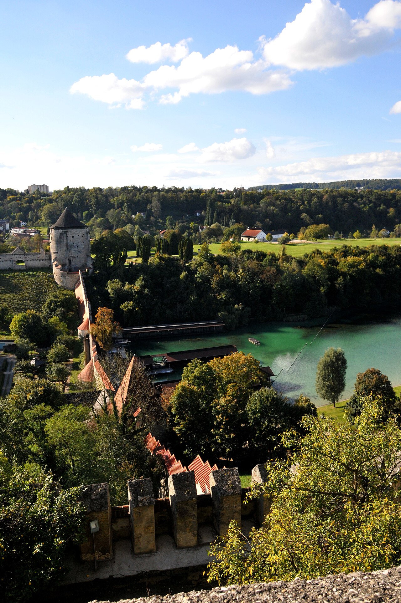 Burghausen-Burganlage-Wöhrsee-1
