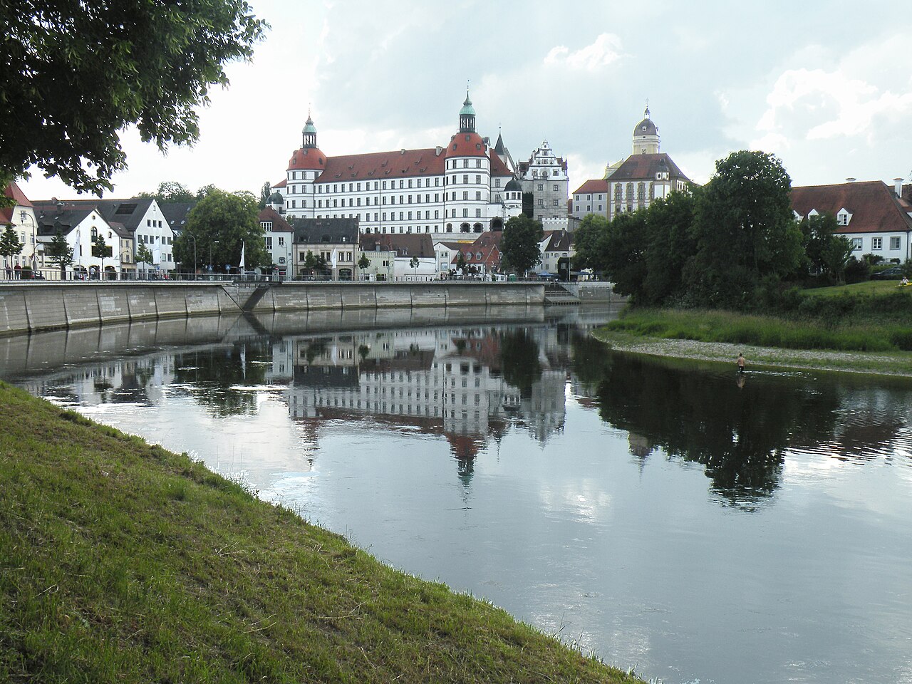 Neuburg an der Donau - Schloß vor der Donau 2011-06-05