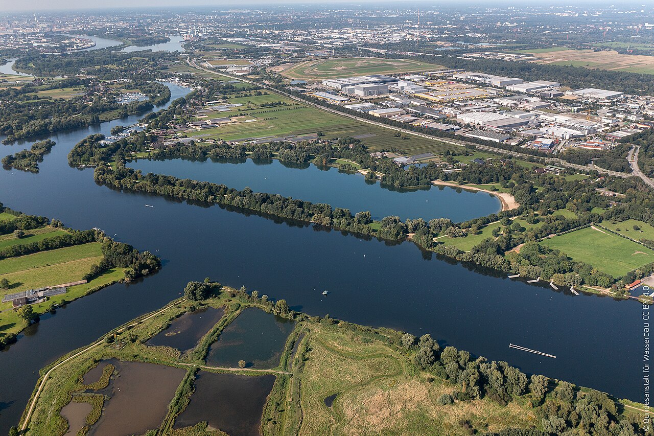 Dove-Elbe, Nebenarm der Elbe bei Hamburg (52070421674)