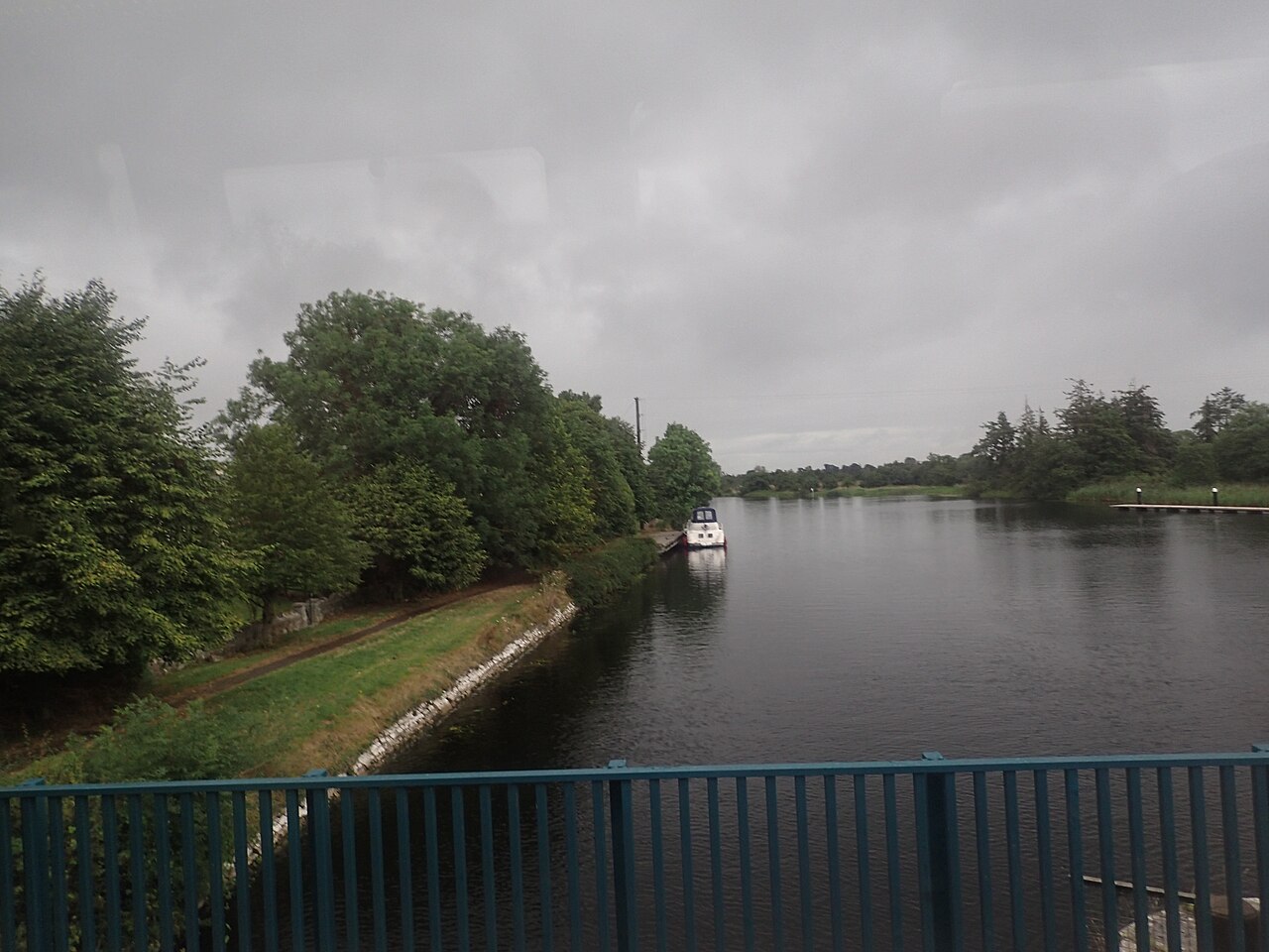 Crossing the River Shannon - geograph.org.uk - 8398990